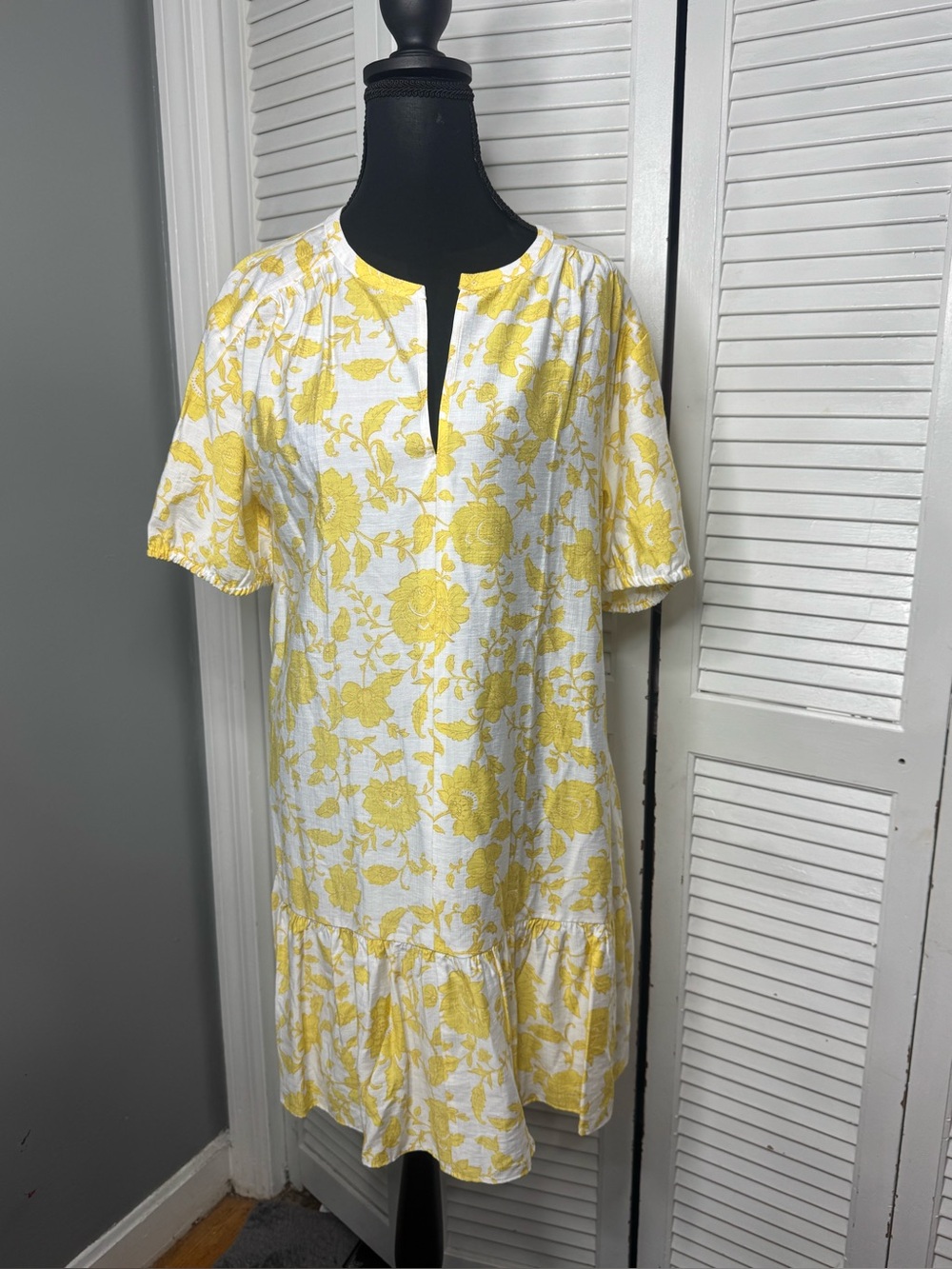 Loft Tahiti Women  Yellow White Floral Shift Coastal Grandmother Dress Small